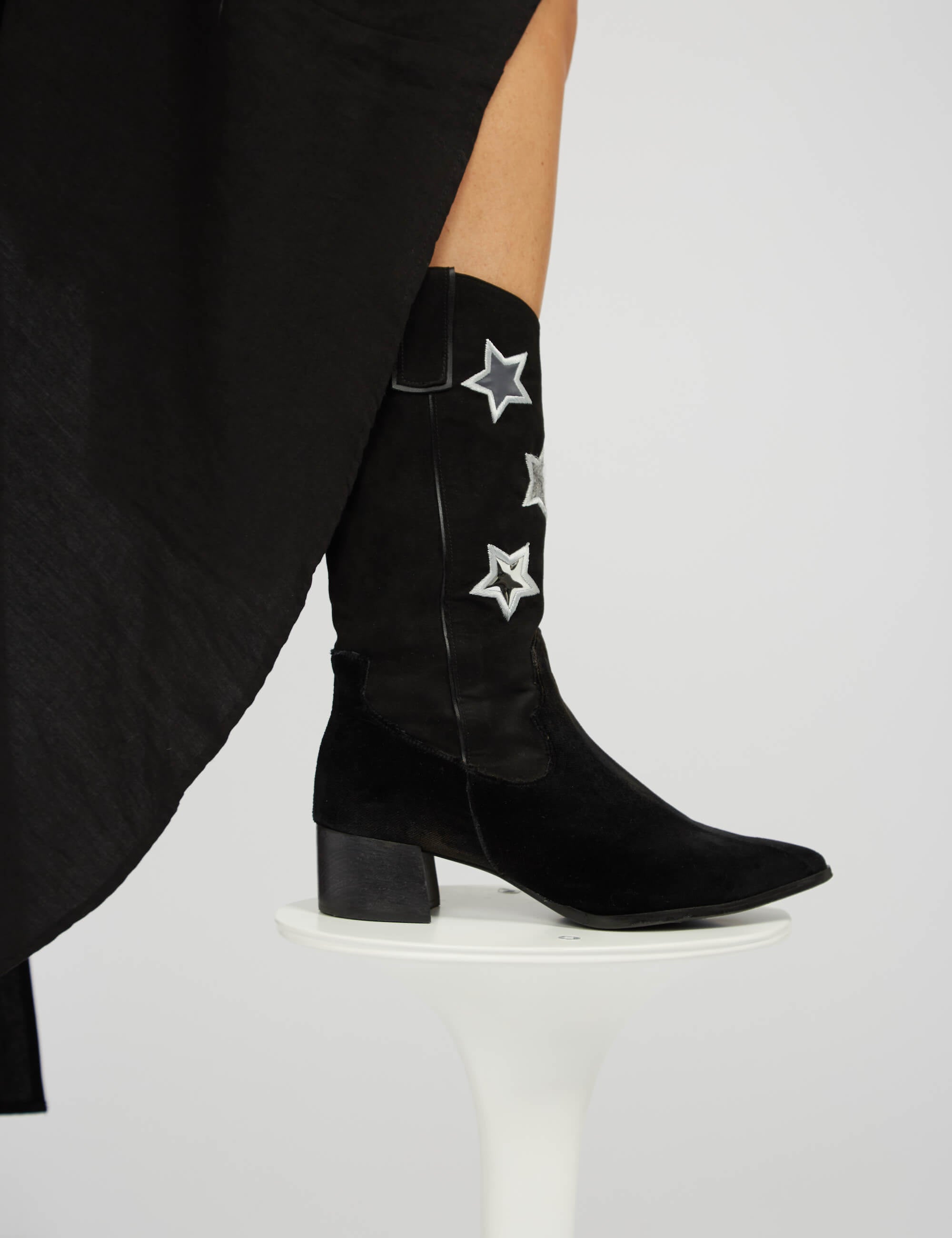 Momocshoes_veganandsustainableboots_stars_15.jpg