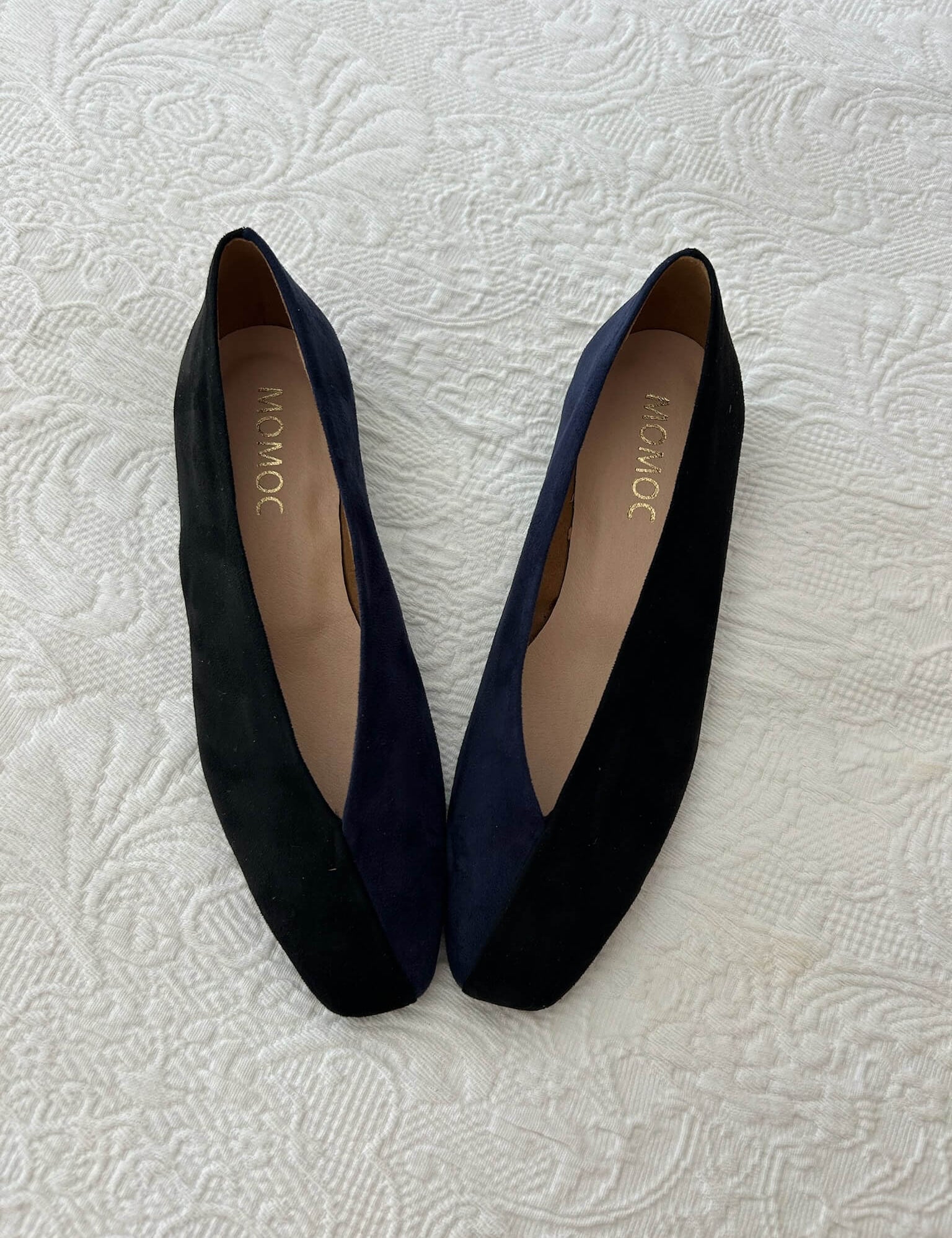 Momocshoes_veganandsustainableflatsballerinas_bicolor_blackblue_1.jpg