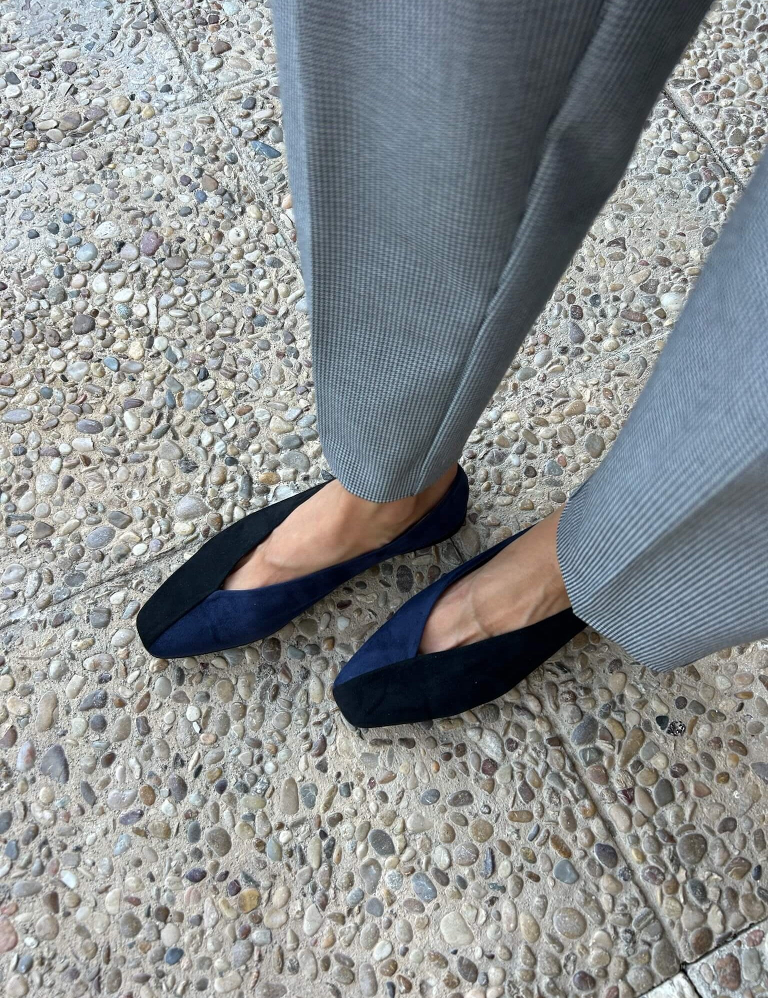 Momocshoes_veganandsustainableflatsballerinas_bicolor_blackblue_7.jpg