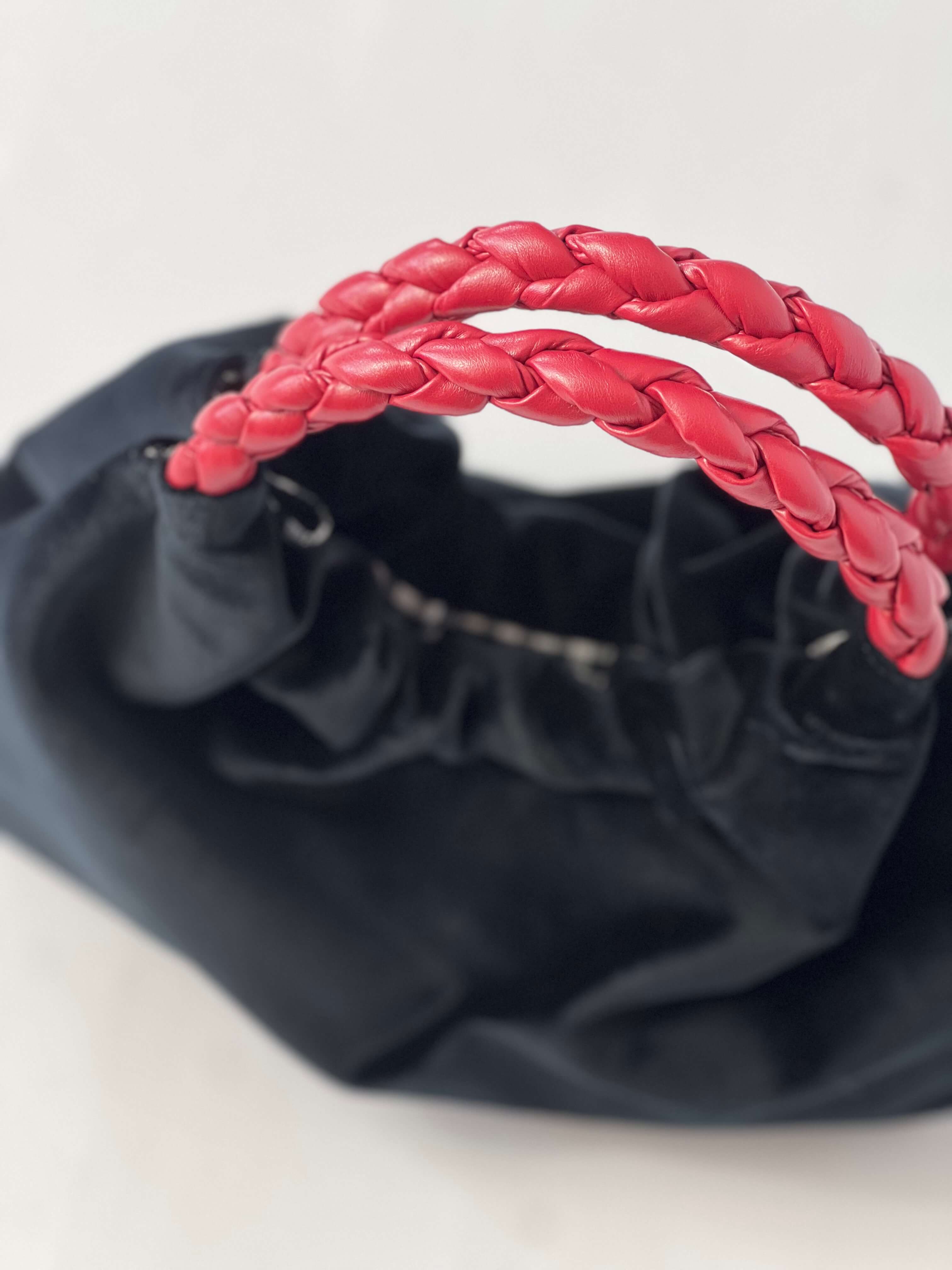 Momoc Bolso de mano Terciopelo negro Asa burdeos