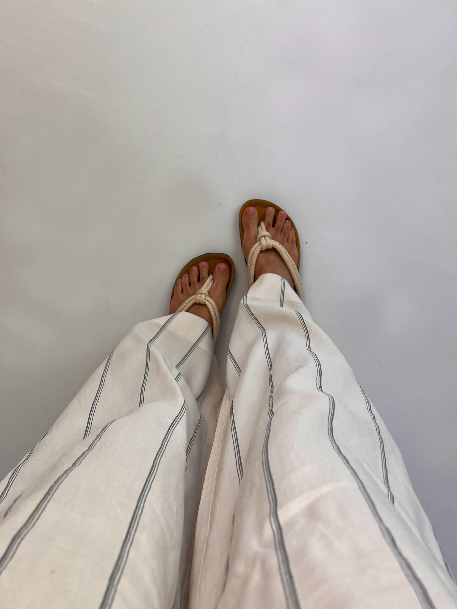 Momoc Javea natural rope sandal pair top view cork latex anatomic platform detail Spain | Momoc Shoes Spain