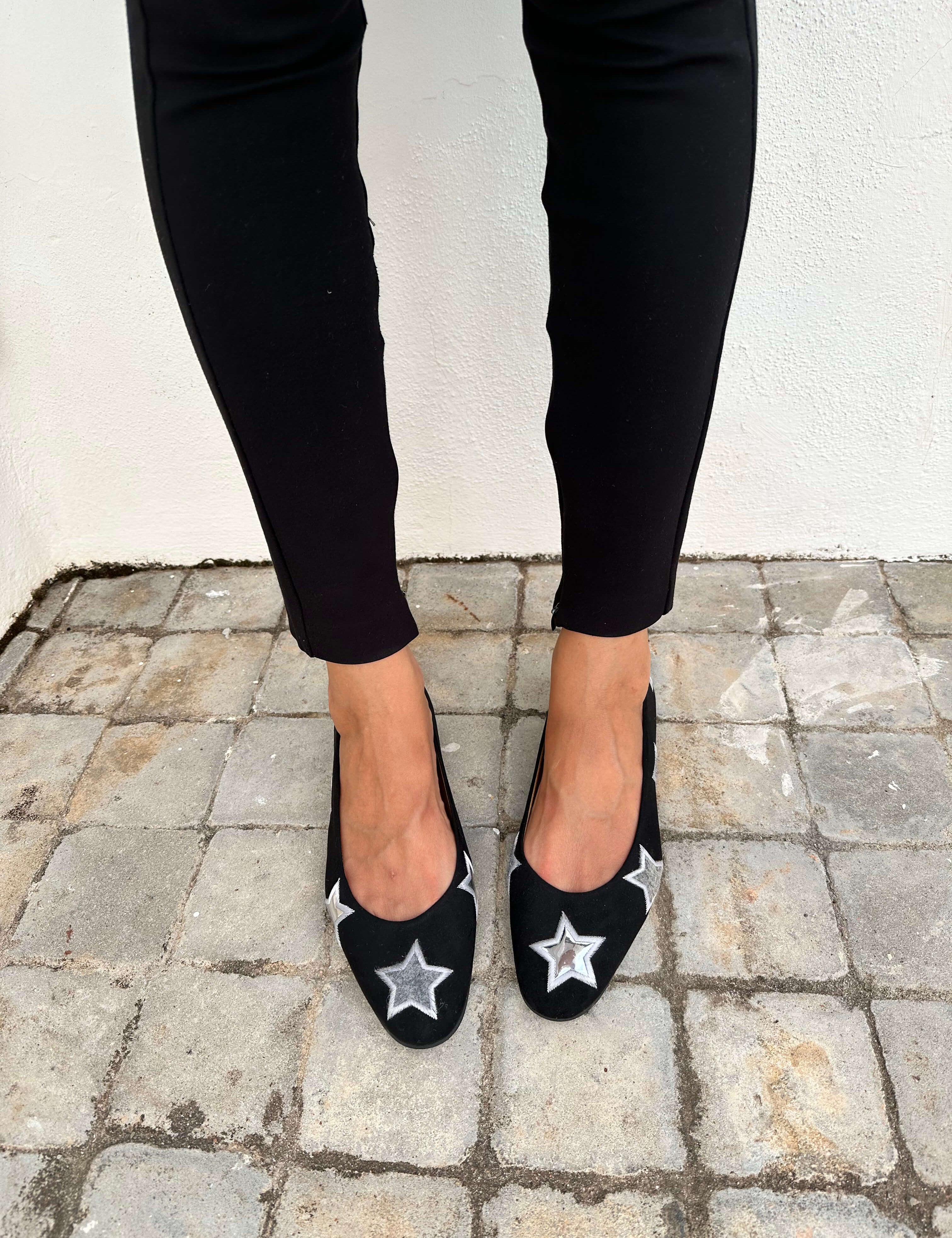 Momocshoes_veganandsustainableshoes_ballerinas_greystars_4.jpg