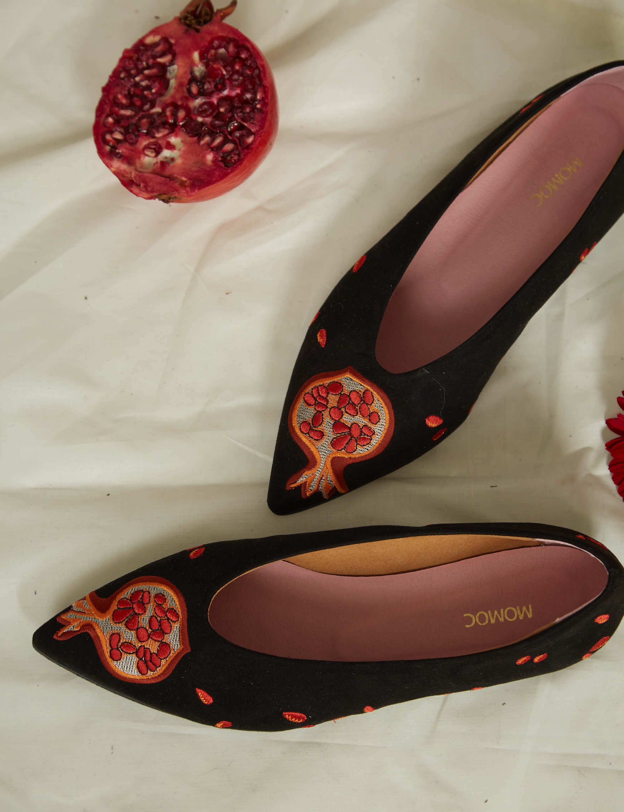 Momocshoes_veganandsustainableshoes_embroideredballerinas_Granade_12.jpg