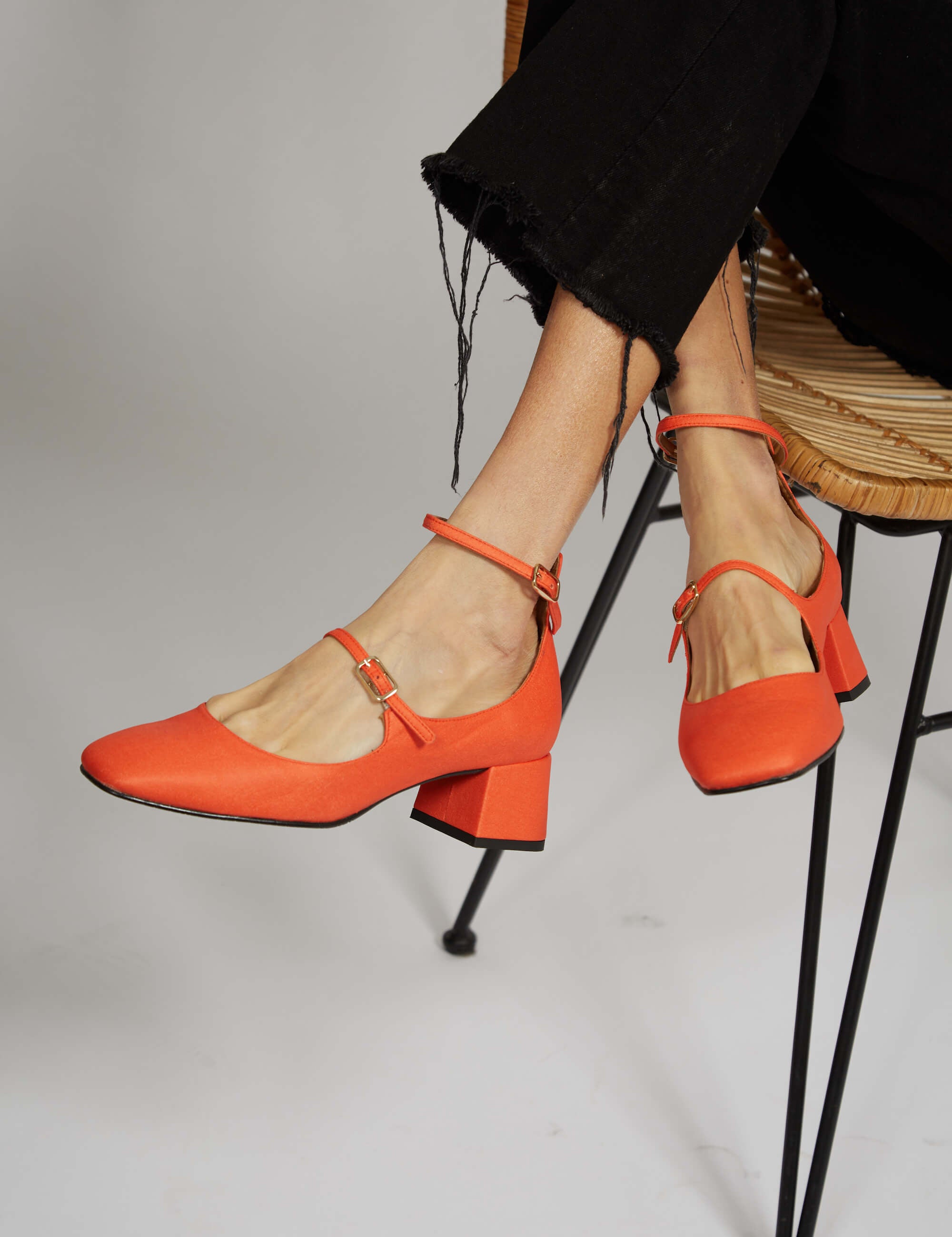 Momocshoes_veganandsustainableshoes_midiheelspaprika_21.jpg