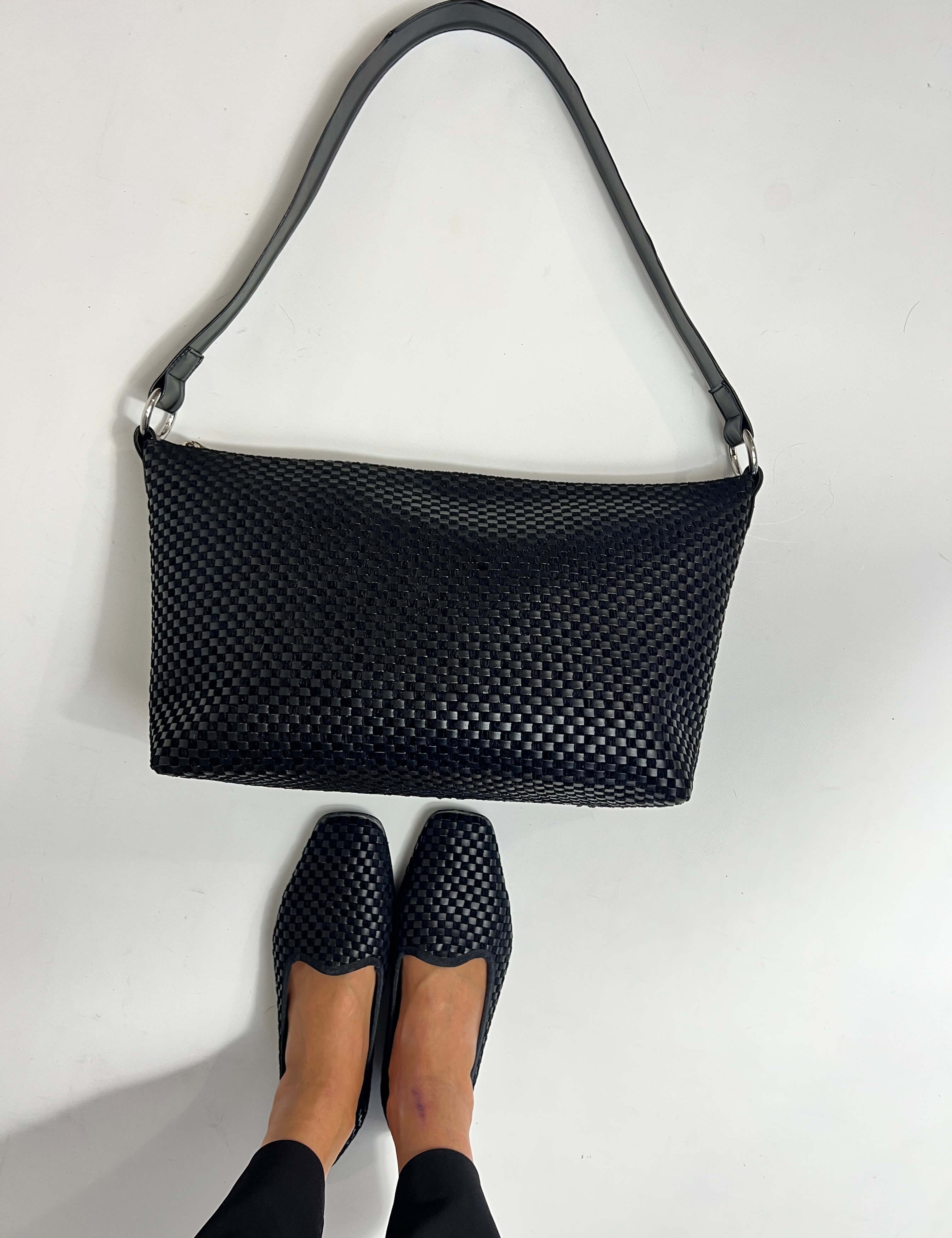 Momoc Agnes woven black bag styled with matching ballet flats total look vegan Spain | Momoc Shoes Spain