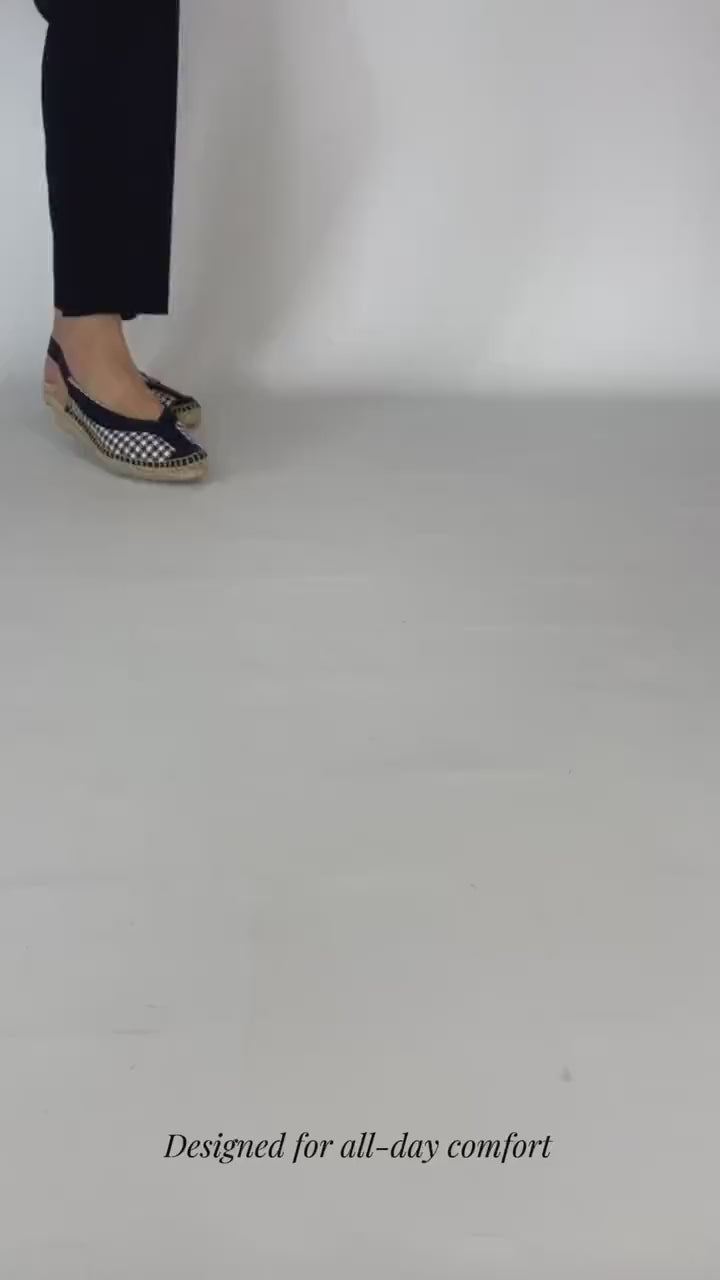 Momoc Vichy vegan espadrille sandal walking video gingham black white handmade Spain | Momoc Shoes