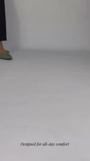 Momoc Elsa green ballet flats video sustainable design cutout detail handmade Spain | Momoc Shoes Spain