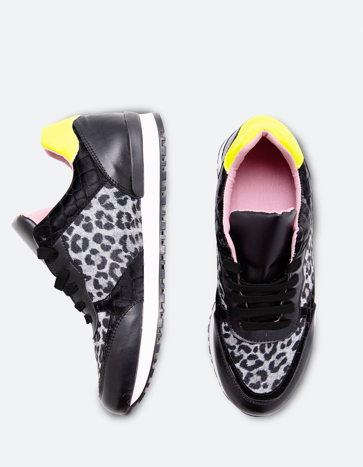 0013_2021_shoe3_b.jpg