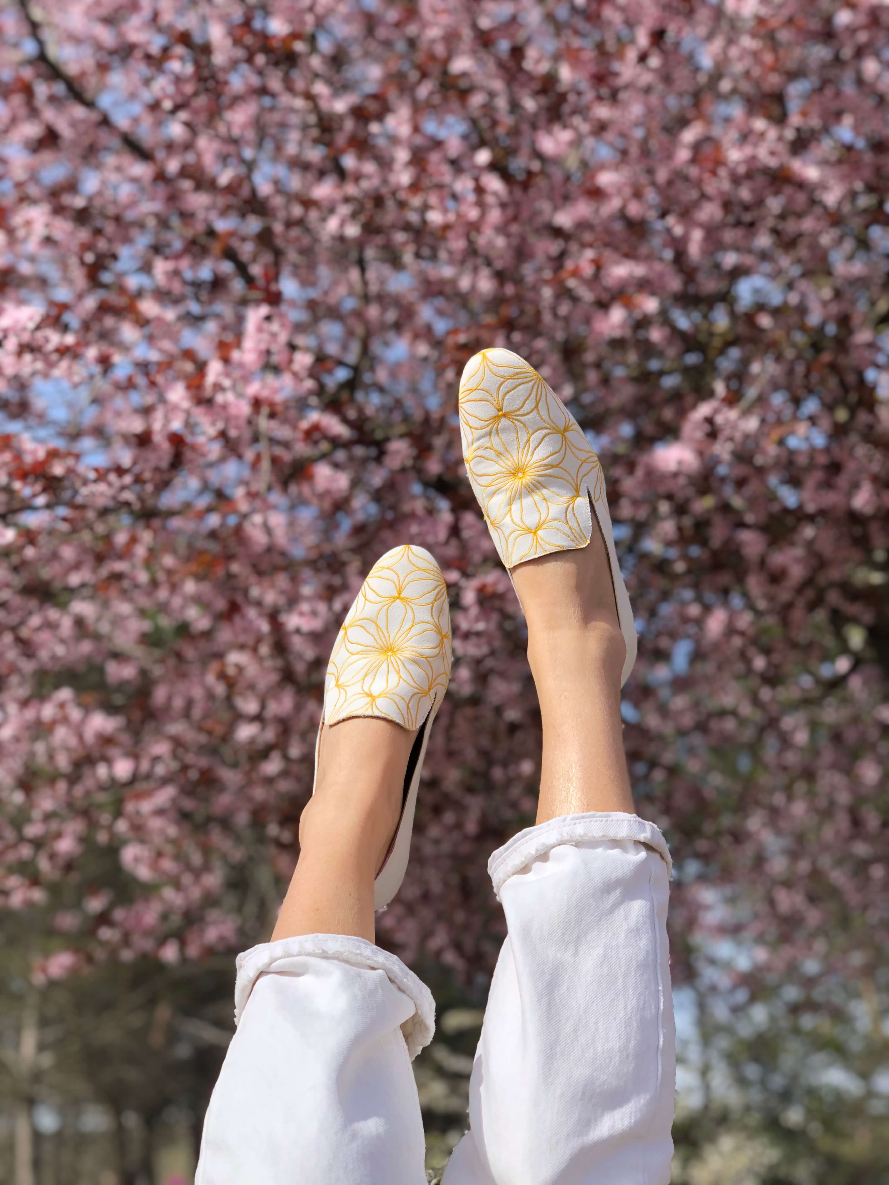 Mocasín Yellow flowers vegan