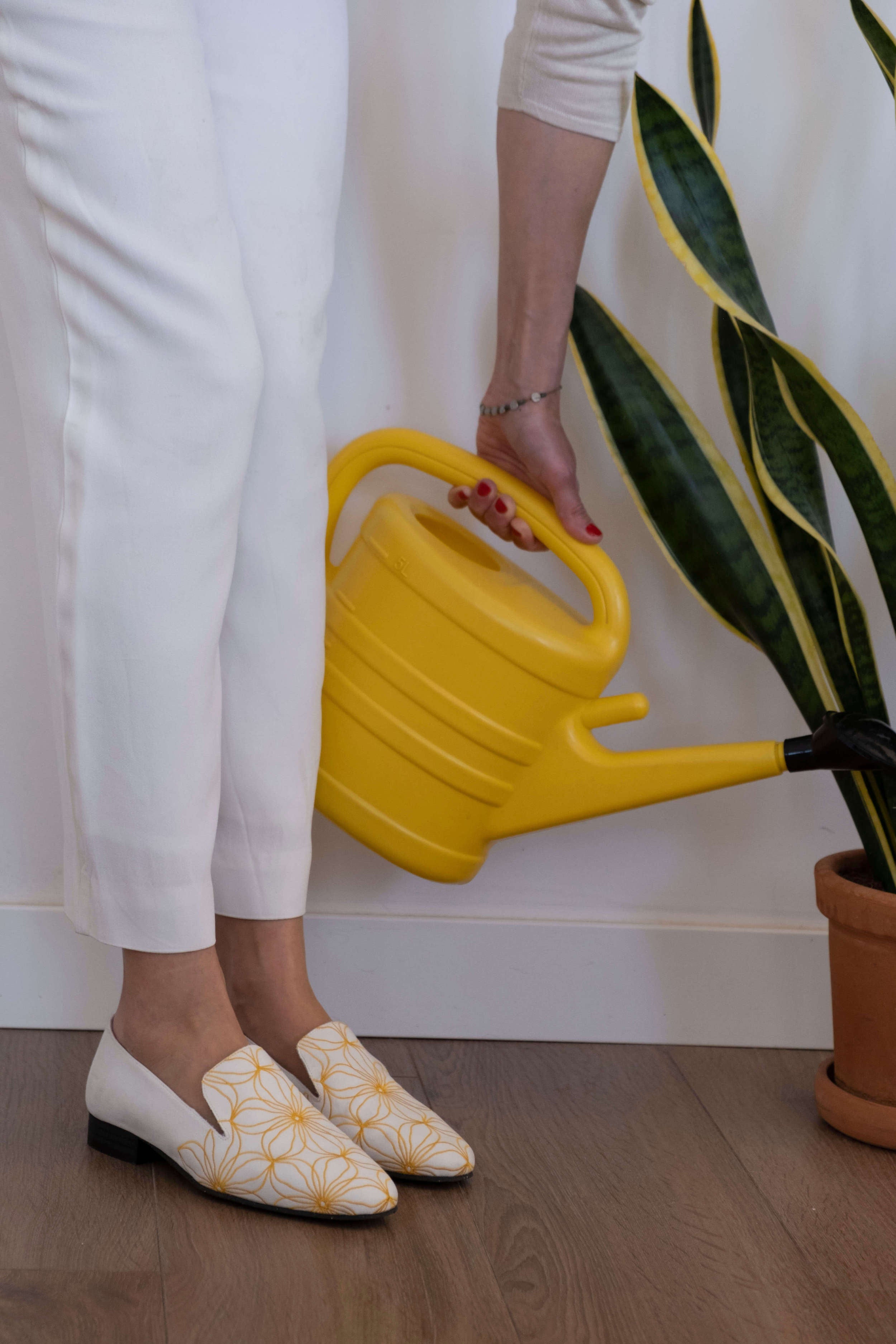 Mocasín Yellow flowers vegan